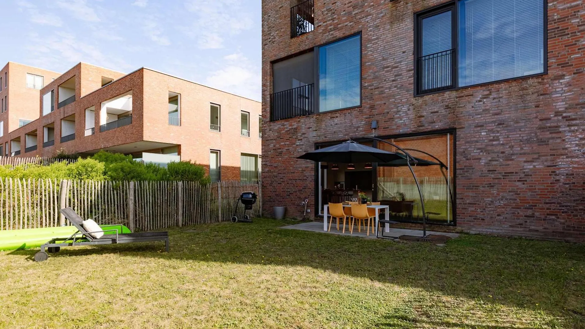Huswell - Cozy Beach Apartment With Garden Ostend